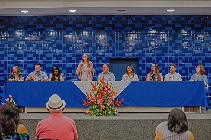 Equipe de Una, Uruçuca e do Arapyaú reunida durante o Seminário que apresenta as boas práticas de educação