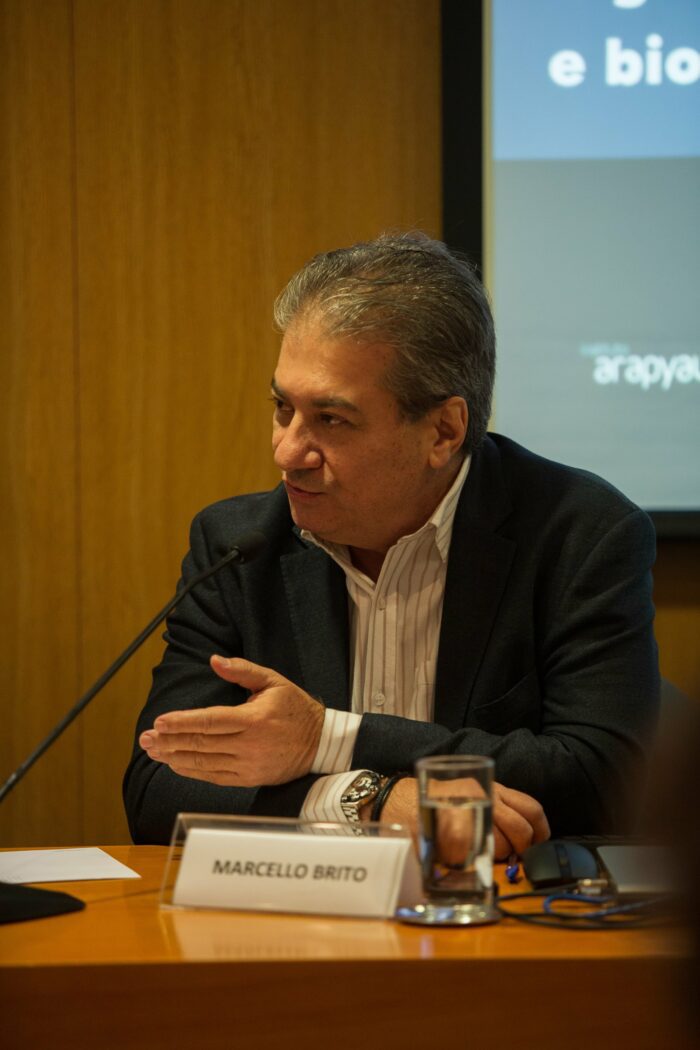 Foto de Marcello Brito no lançamento do livro "Inquietações de um Brasil Contemporâneo: Desafios das eras climática, digital-tecnológica e biológica”